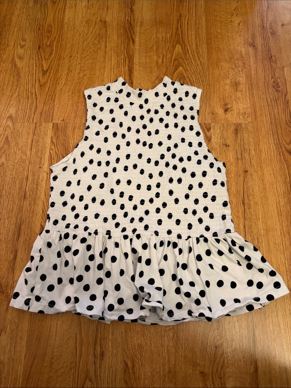 Suzy Shier White & Black Polka Dot Sleeveless Ruffle Camisole